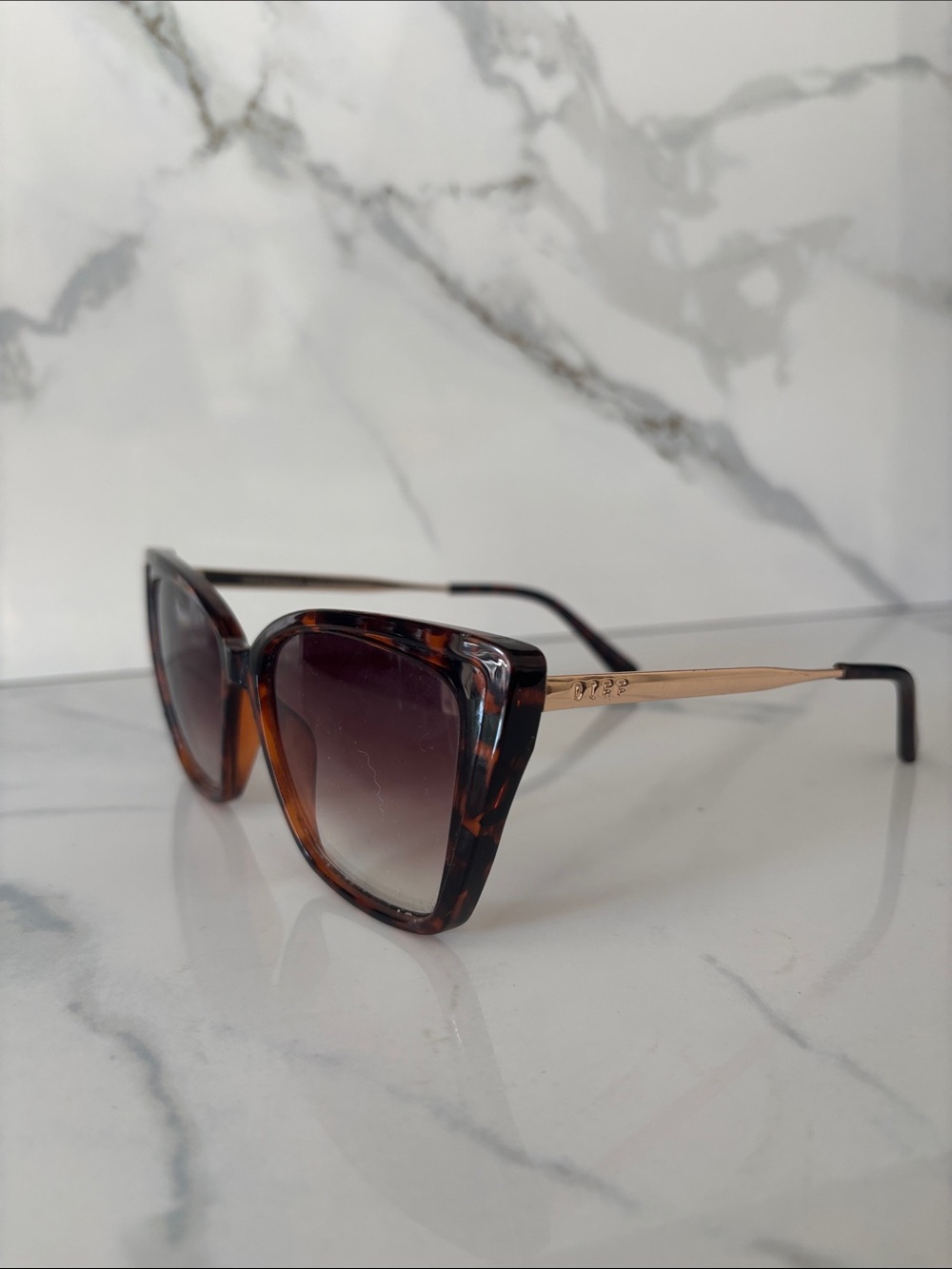Diff Eyewear Tortoiseshell Frame with Gold Temples and Gradient Brown Lenses